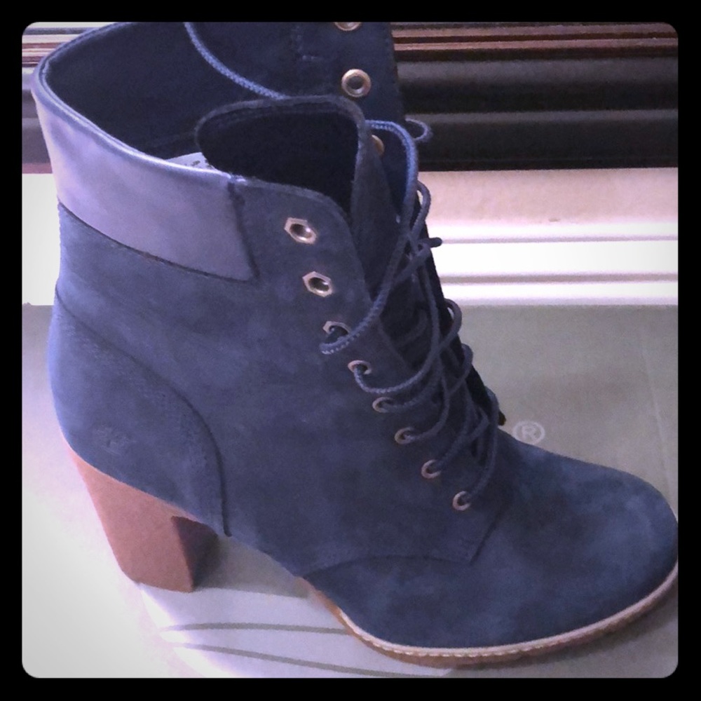 Brand new never worn women timberland heeled boots
